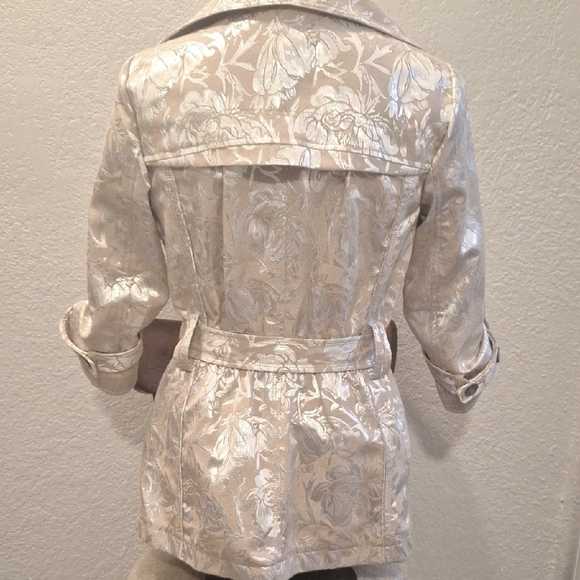 Chic Silver Floral Women's Trench Coat - Picture 5 of 14
